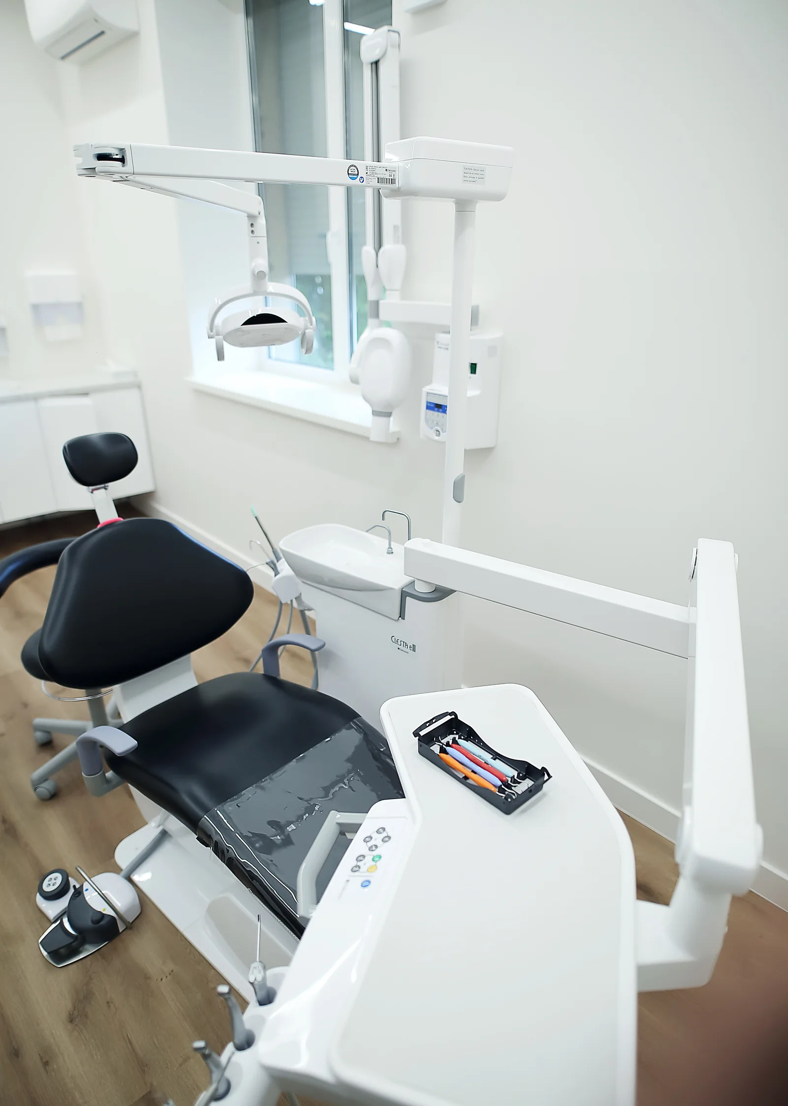 Smile On klinikos odontologinis kabinetas su gydymo kėde ir įranga